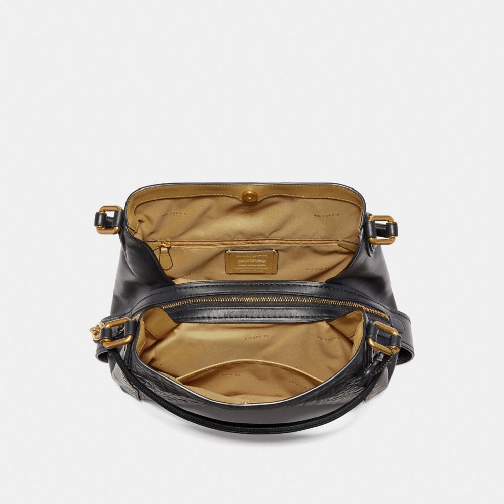 edie shoulder bag 42 in signature leather with rivets