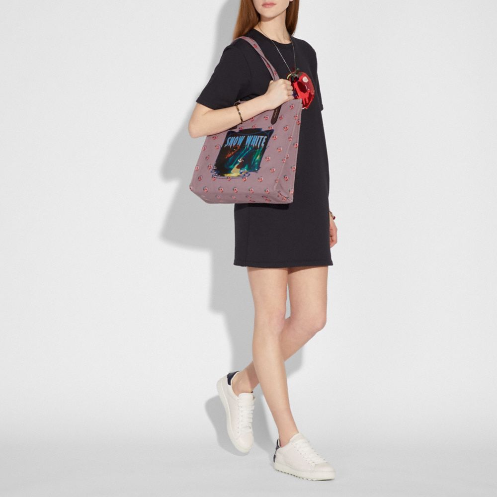 coach snow white tote