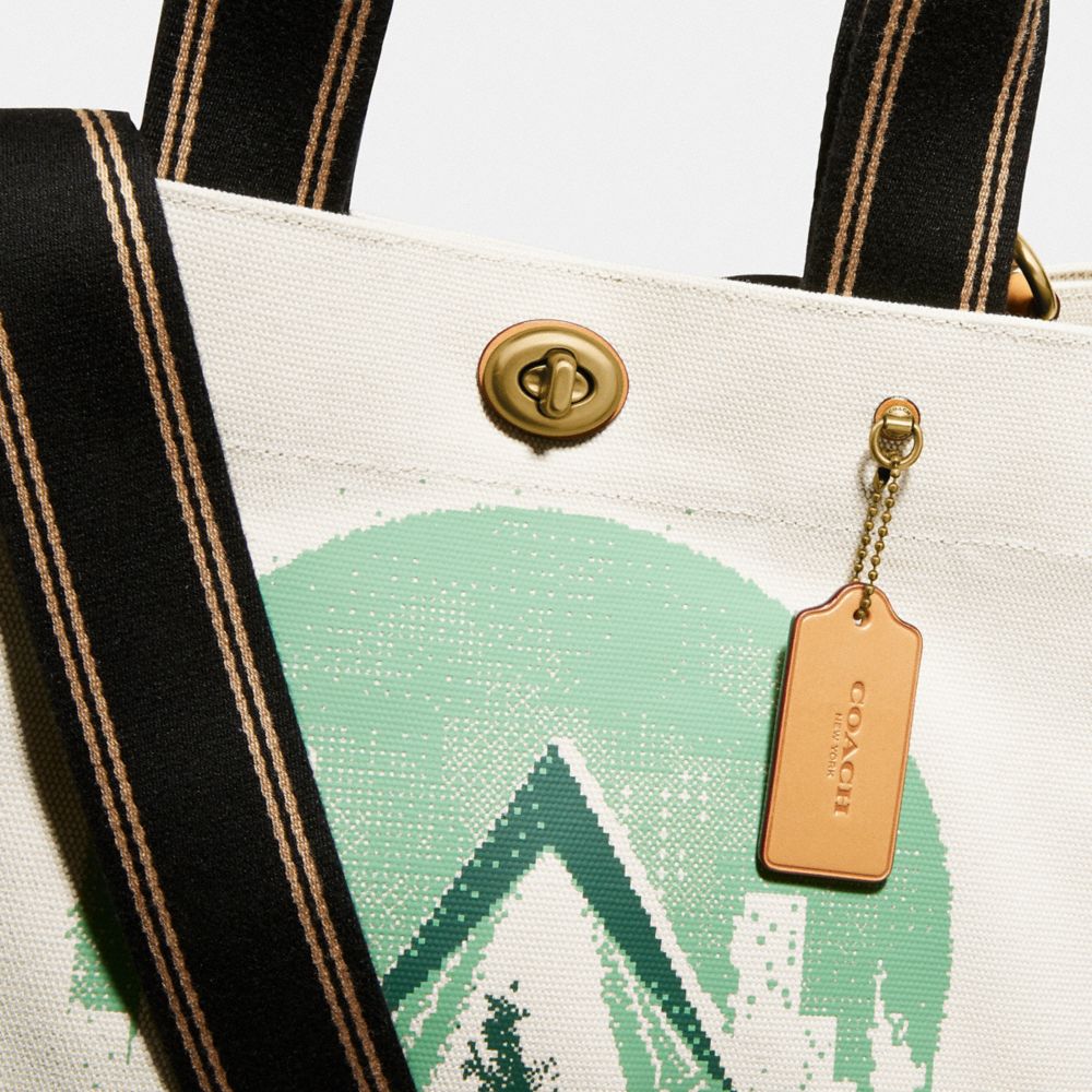 COACH Tote 40 With Big Apple Camp Print