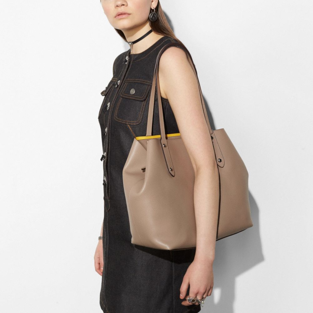 leather market tote