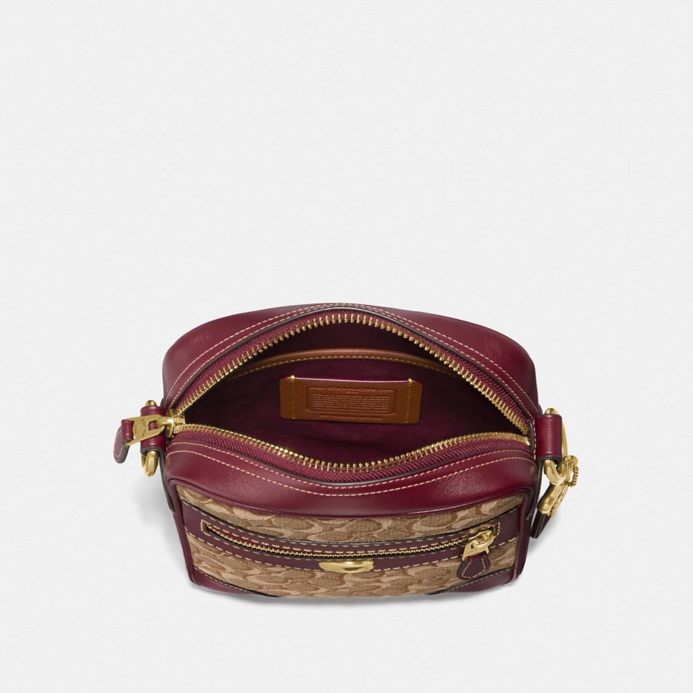 coach messenger crossbody in signature jacquard