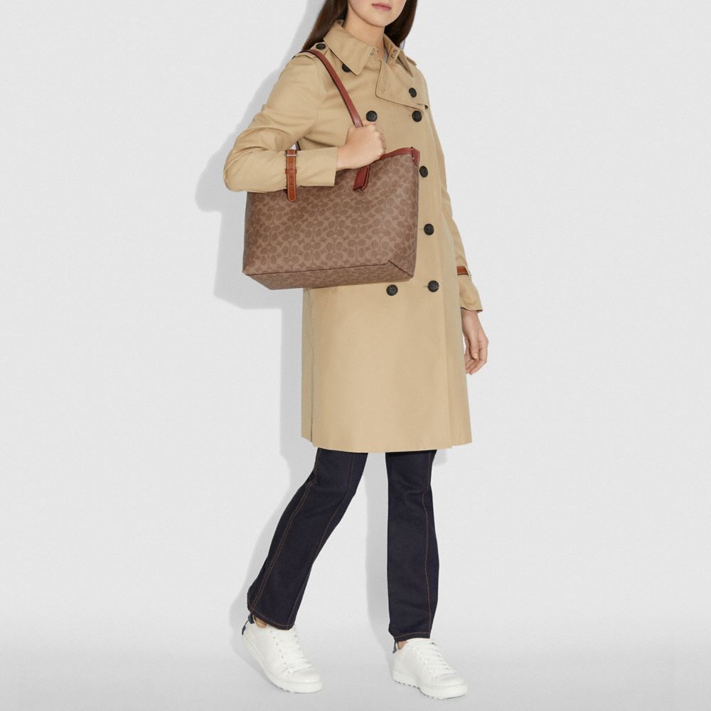 coach signature canvas tote