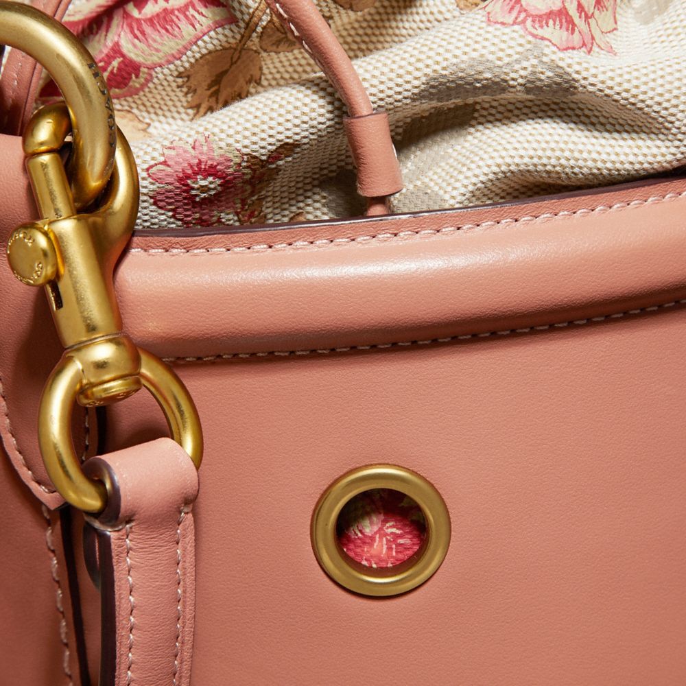 Coach Bucket Bag Outlet