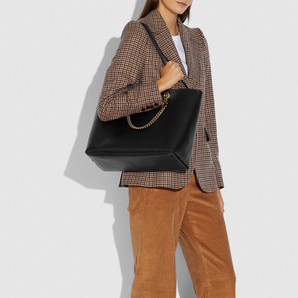 coach signature tote