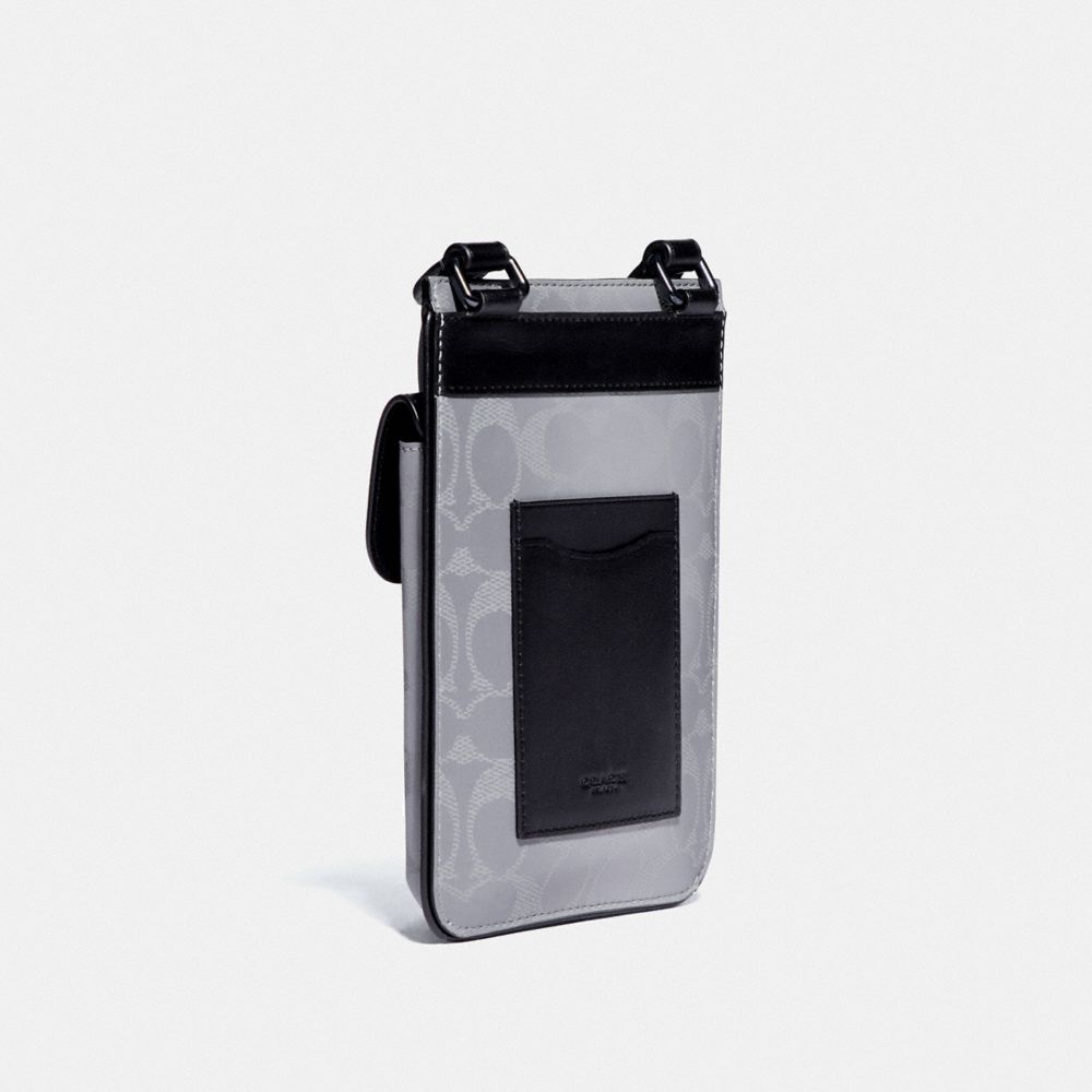 coach round hybrid pouch