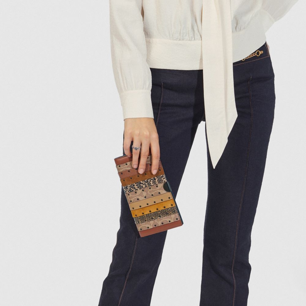 COACH: Cartera Dreamer con rayas de patchwork en firma detalle de piel serpiente