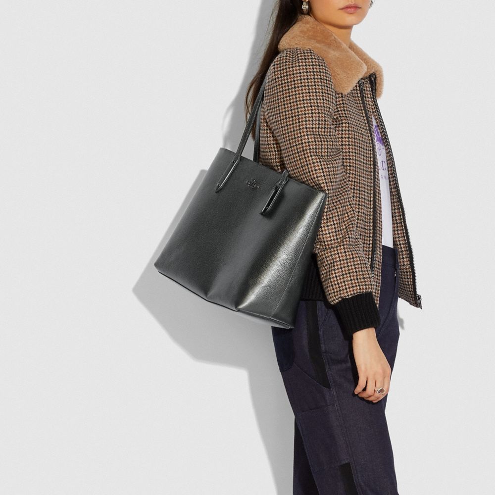 tote with zip