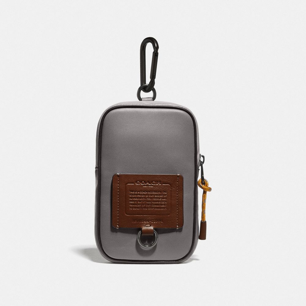 coach round hybrid pouch