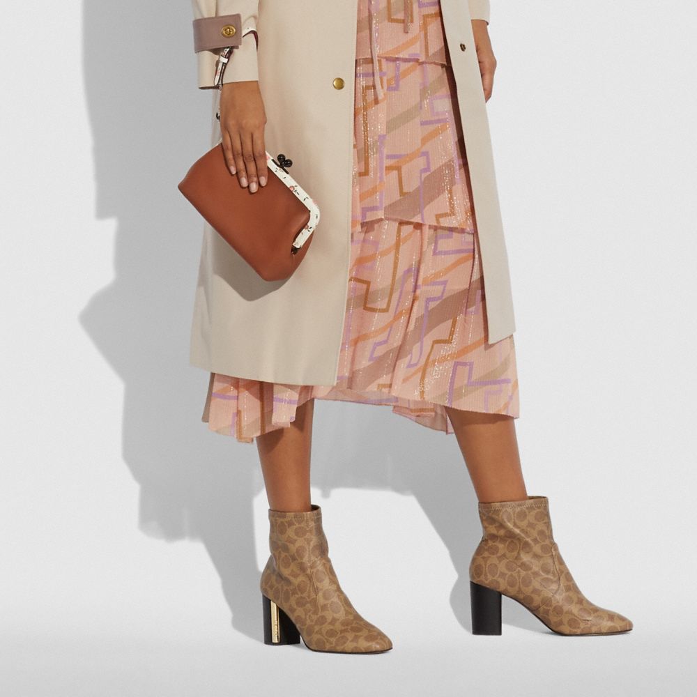 KISSLOCK CLUTCH WITH BLOCKED FLORAL PRINT - Alternate View 2