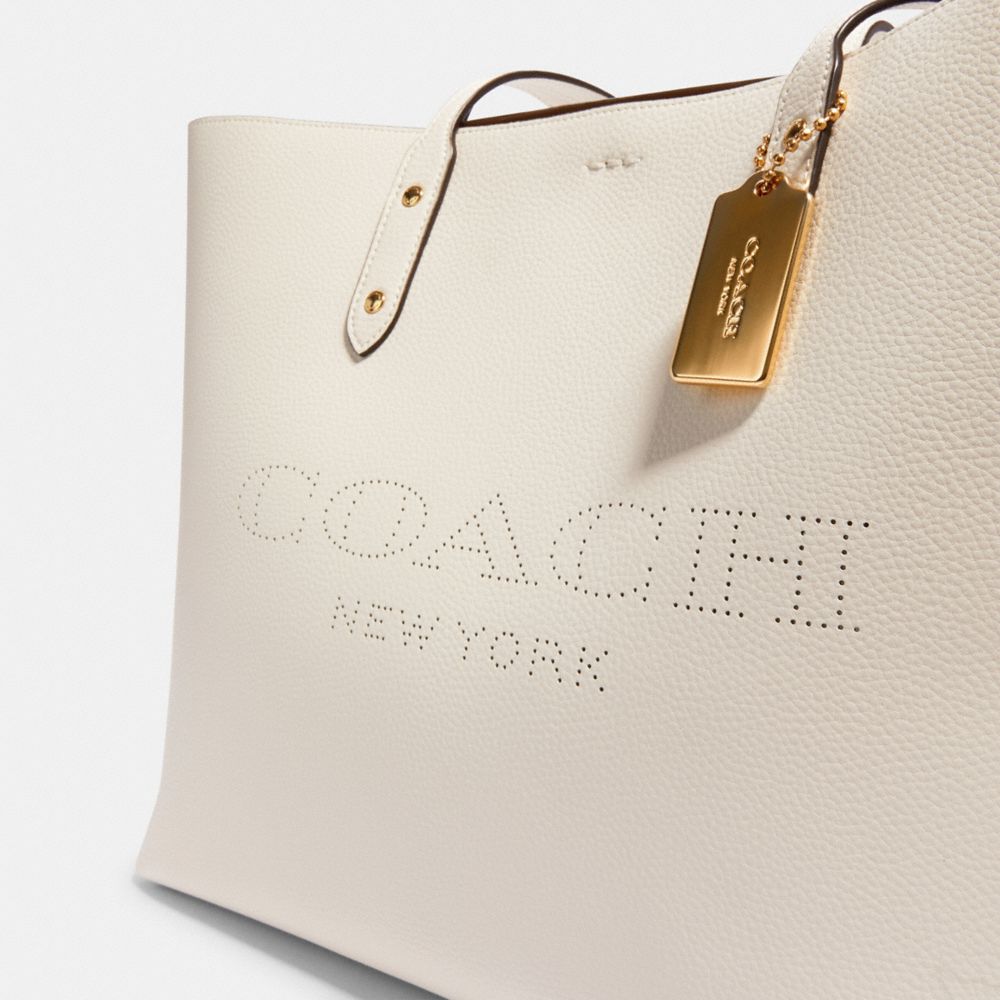 coach town tote