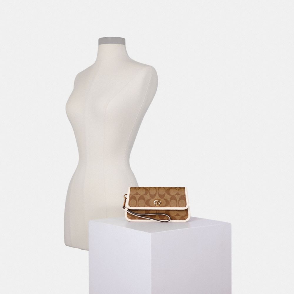 COACH ORIGINALS WRISTLET IN SIGNATURE CANVAS - Alternate View 2