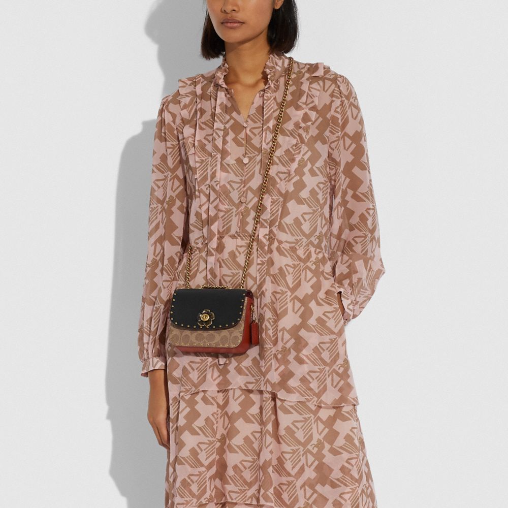 MADISON SHOULDER BAG 16 IN SIGNATURE CANVAS WITH RIVETS - Alternate View 1