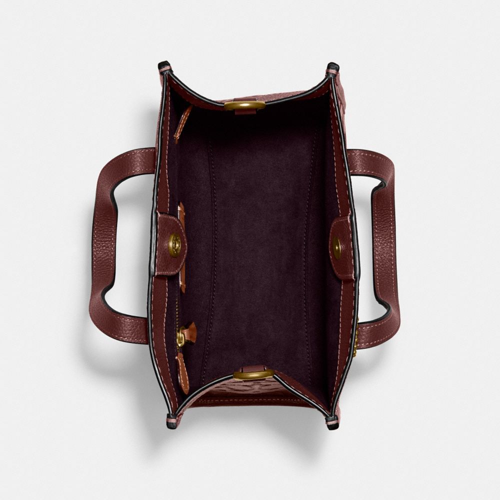 Coach field tote 22 in signature leather