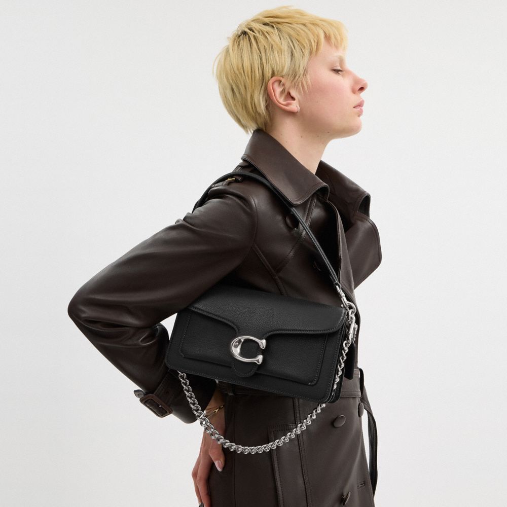 COACH®,Short Chunky Curb Chain Strap,Bag Straps,Logo,Brass,Day Party,Clear,Detail View