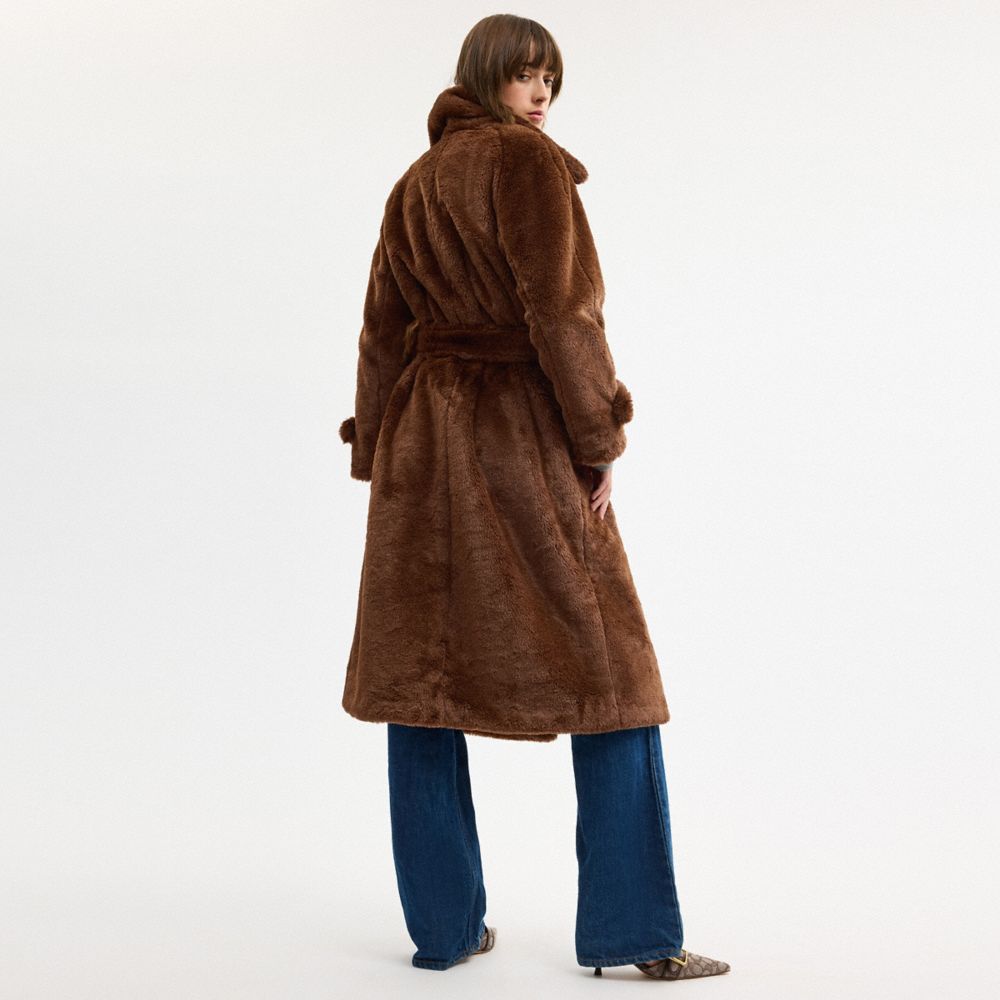 COACH®,Faux Fur Teddy Coat In Recycled Polyester,Faux Fur,Recycled Polyester,Viscose,Fur Coat,Overcoat,Sustainable,Eco-Fri...,Brown,Scale View