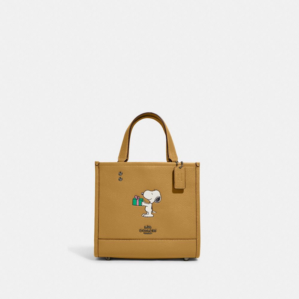 coach x snoopy bag