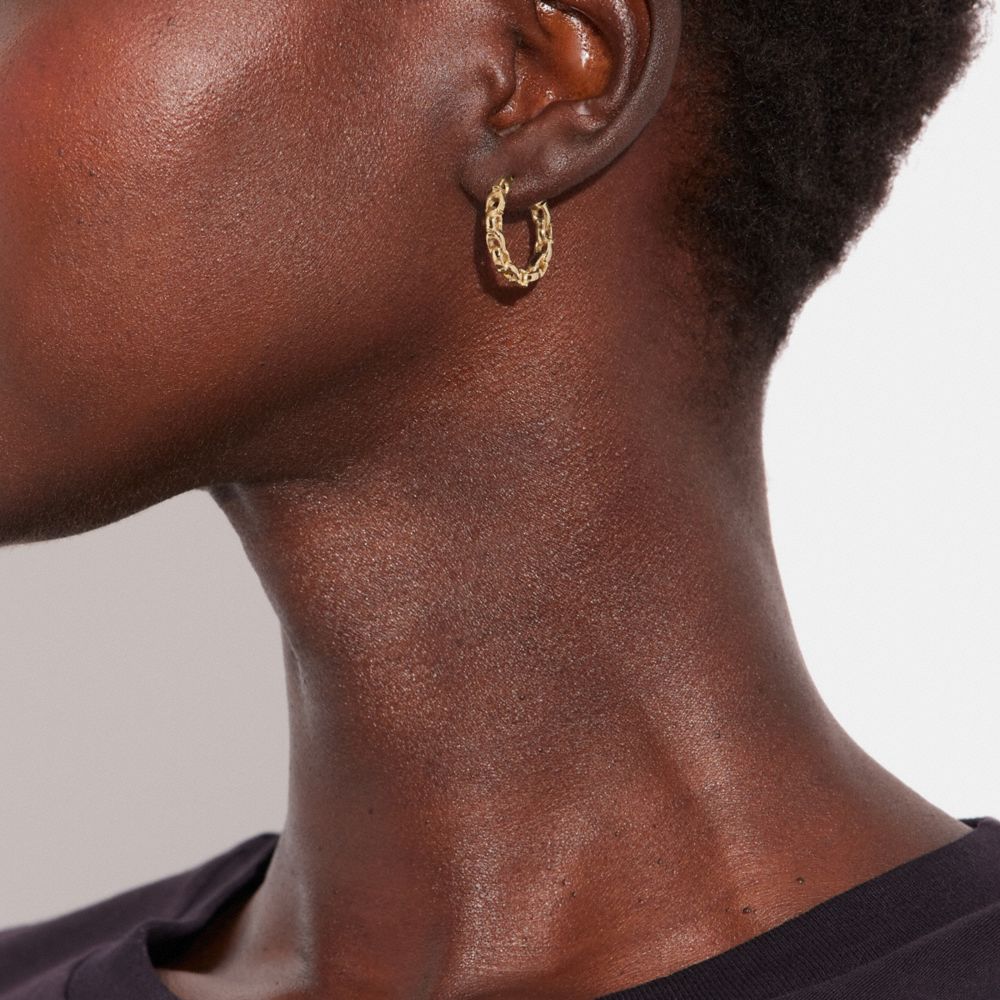 COACH®,SIGNATURE CHAIN SMALL HOOP EARRINGS,Plated Brass,,Detail View