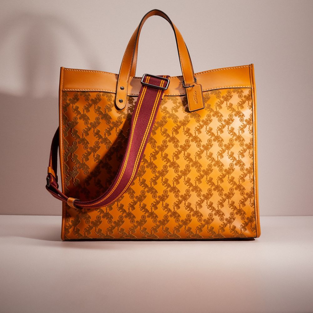 COACH®,RESTORED FIELD TOTE 40 WITH HORSE AND CARRIAGE,Refined Calf Leather,Large,Father's day,,Front View