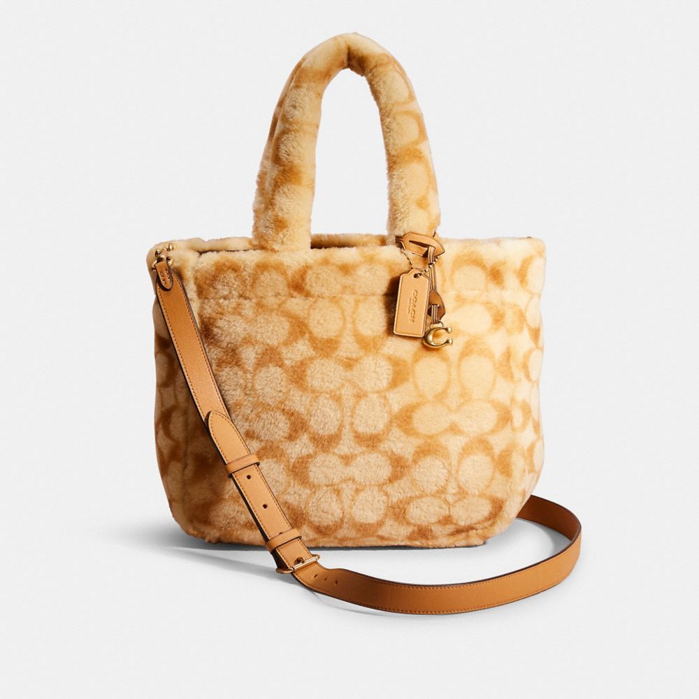 COACH®,Restored Tote 28 In Signature Shearling,Shearling,Leather,Lining Lurex,Tote,Plastic,Metal,Embossed,Logo,Day Party,Multi Color,Front View