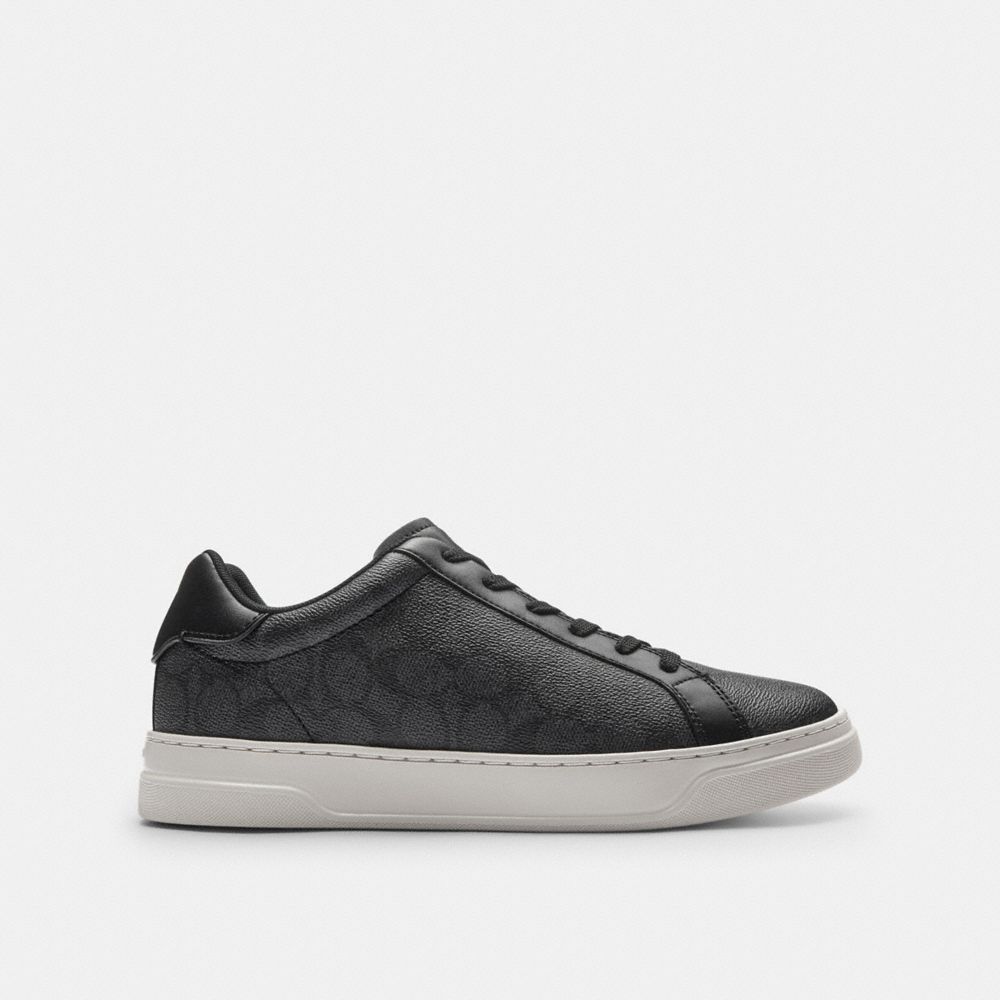 COACH®,High Line Sneaker In Signature Canvas,Canvas,Casual,Fabric,Logo,Cushioned,Cushion Toe,Casual,,Angle View
