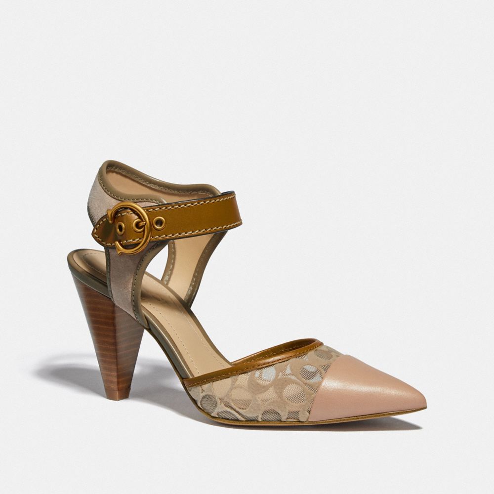 coach signature pumps